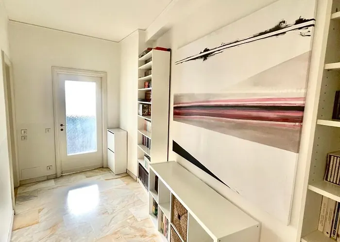 Downtown Chic - Quiet Retreat With Free Wifi & Air Conditioning