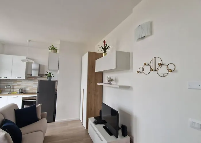 Cozy Flat In Famagosta Area Near Unipol Forum Di Assago