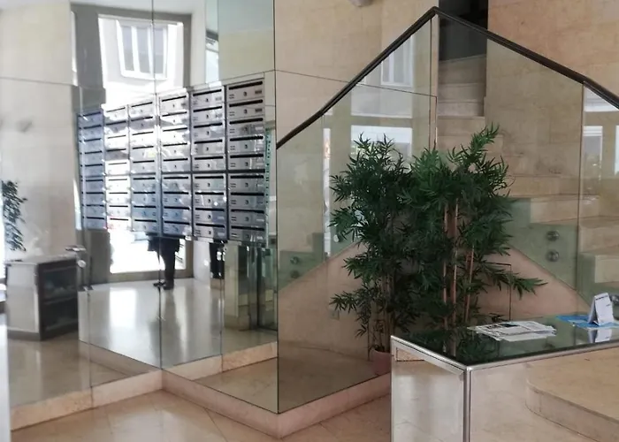 Delightful Two-room In Brera Διαμέρισμα *