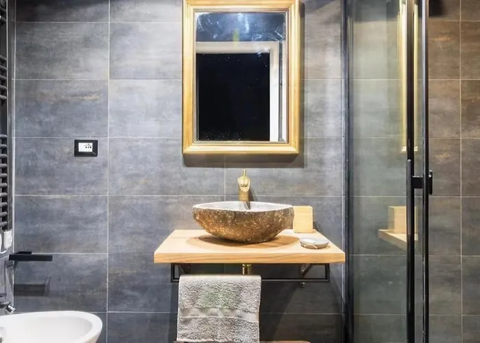 Delightful Loft A Few Steps From Isola דירה