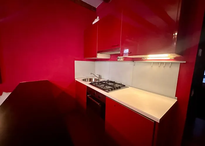 La Vie En Rouge - Porta Venezia * מילאנו