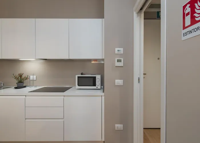 & Modern Porta Vittoria-duomo By Rentopolis شقة