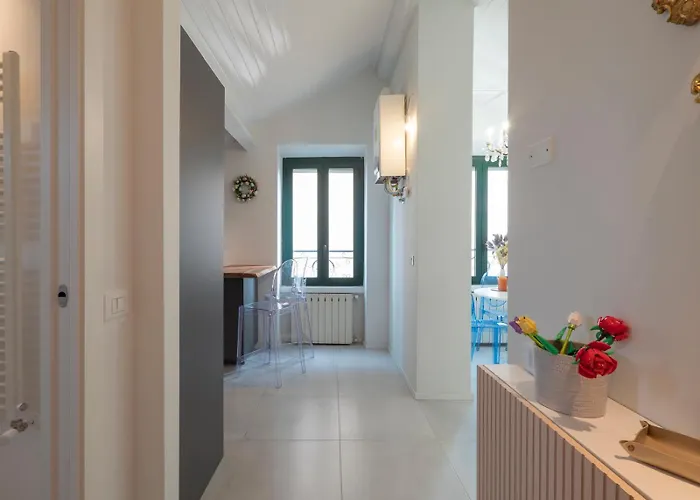 Apartment I Host - Jenner 14