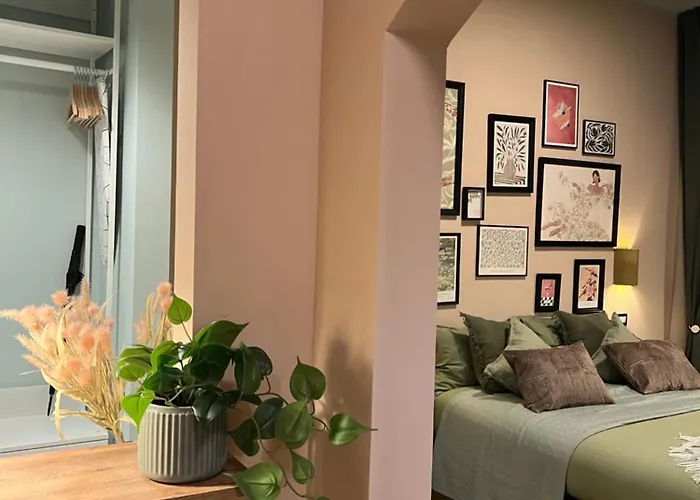 Charme And Cozy 3 Km Away From Duomo Appartement *