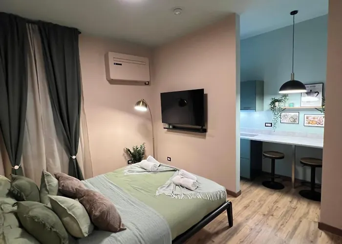 Charme And Cozy 3 Km Away From Duomo Appartement