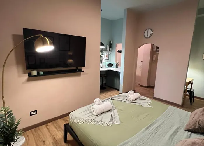 Charme And Cozy 3 Km Away From Duomo *