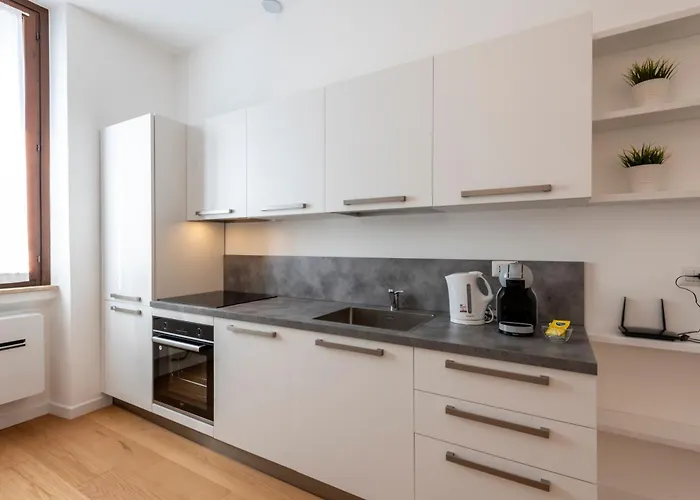 Stayeasy Fondazione Prada 3p - Center In 15 Mins דירה