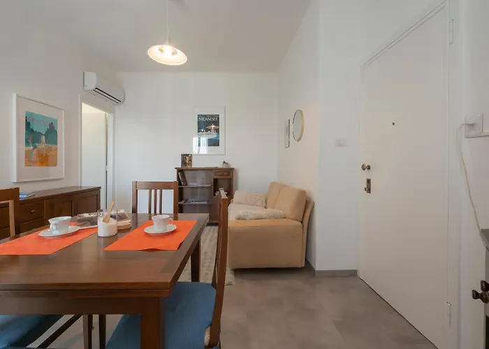 Xenia - Newly Renovated Apartment