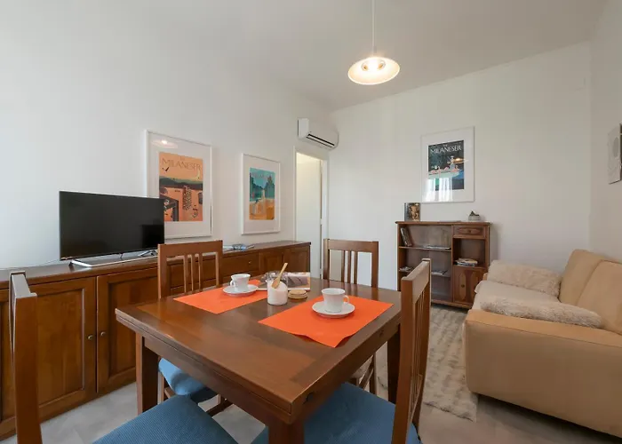 Xenia - Newly Renovated Apartment Mailand