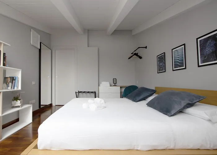 Penthouse With Patio & 2 Baths, 10 Min To Duomo *