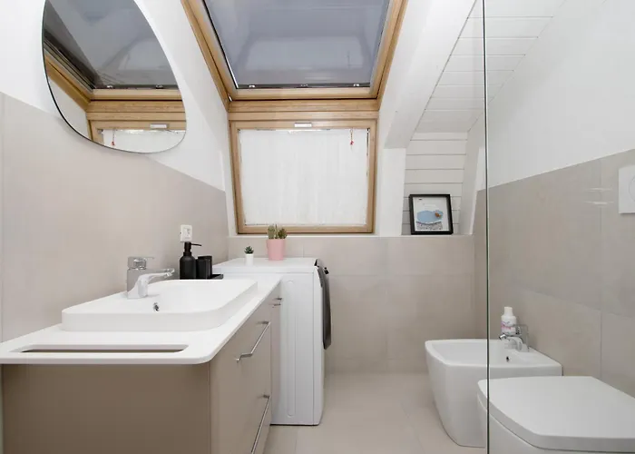 Penthouse With Patio & 2 Baths, 10 Min To Duomo
