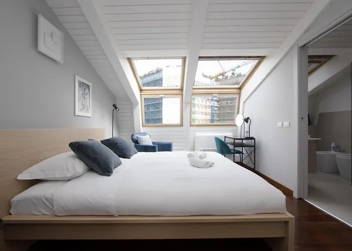 Penthouse With Patio & 2 Baths, 10 Min To Duomo * Mediolan