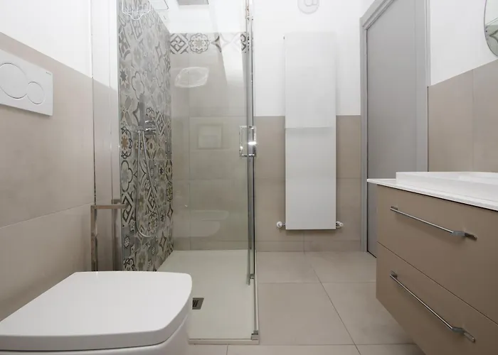 Penthouse With Patio & 2 Baths, 10 Min To Duomo * Milano