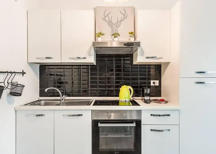 2 Minutes From Station-exclusive Open Space Lägenhet *