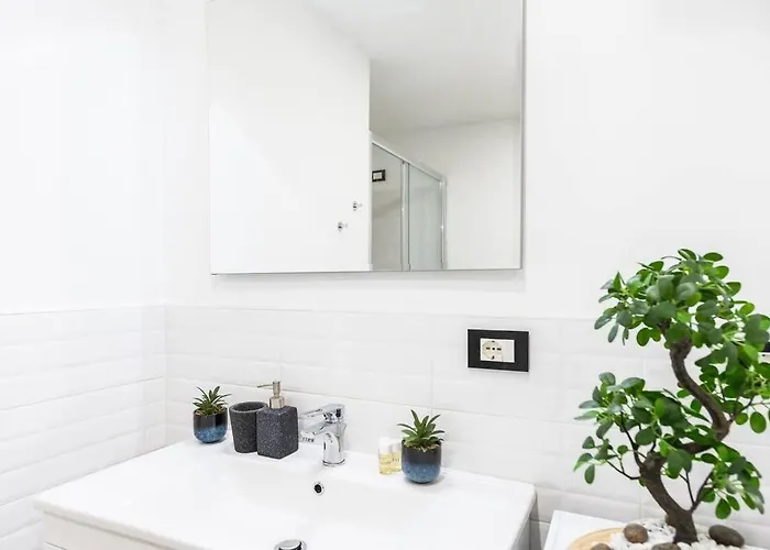 2 Minutes From Station-exclusive Open Space *