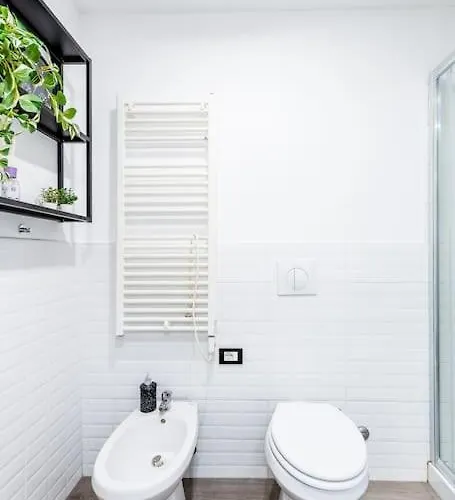 2 Minutes From Station-exclusive Open Space *