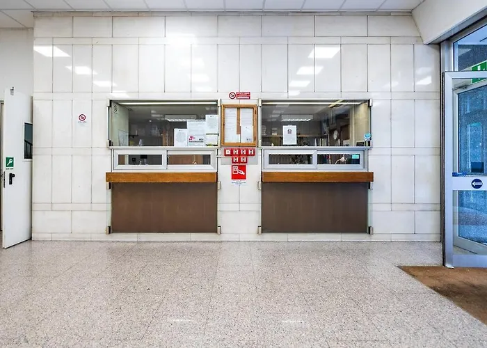 2 Minutes From Station-exclusive Open Space *