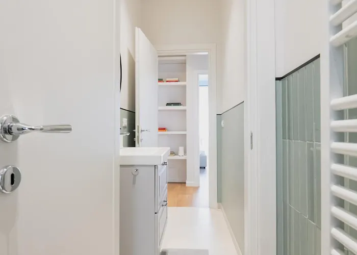 Easylife - - De Amicis 36 - Sant' Ambrogio *