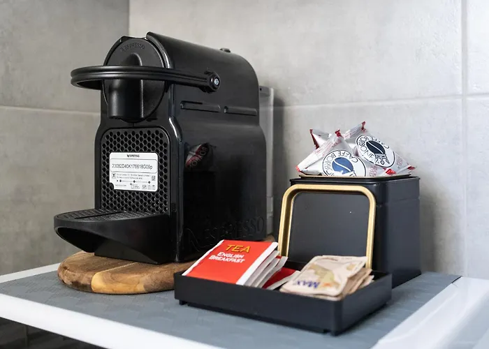 8 Min Dalla Metro Casa Elegante Con Netflix E Wifi דירה