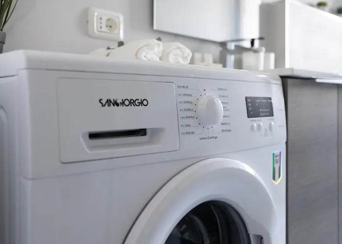 דירה 8 Min Dalla Metro Casa Elegante Con Netflix E Wifi