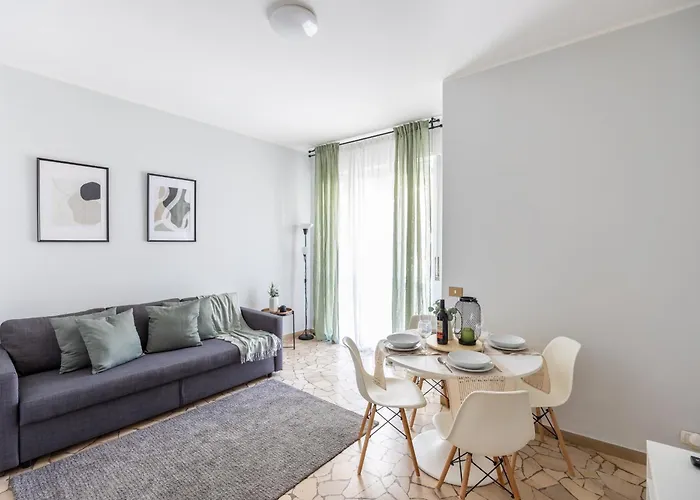 8 Min Dalla Metro Casa Elegante Con Netflix E Wifi מילאנו