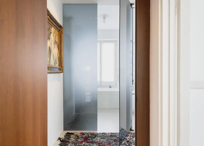 Easylife - - Schiaparelli 2 - * Милан