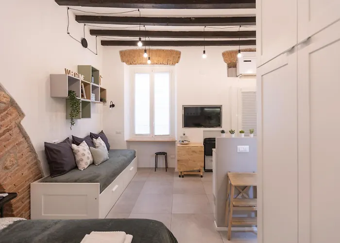 Bricks & Beams In The Key Area Of Apartment *