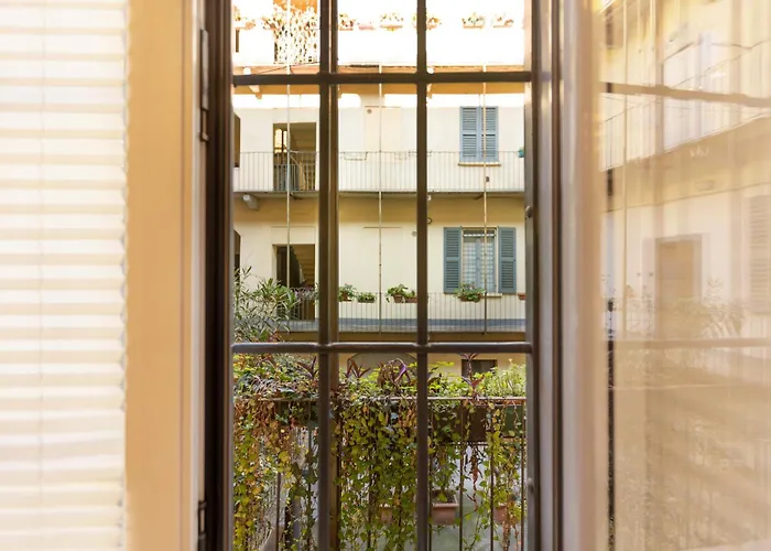 Bricks & Beams In The Key Area Of Apartment