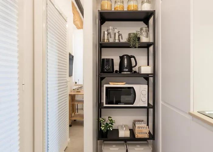 Bricks & Beams In The Key Area Of Mailand