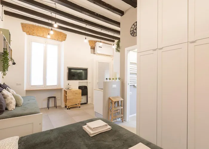 Apartament Bricks & Beams In The Key Area Of Mediolan