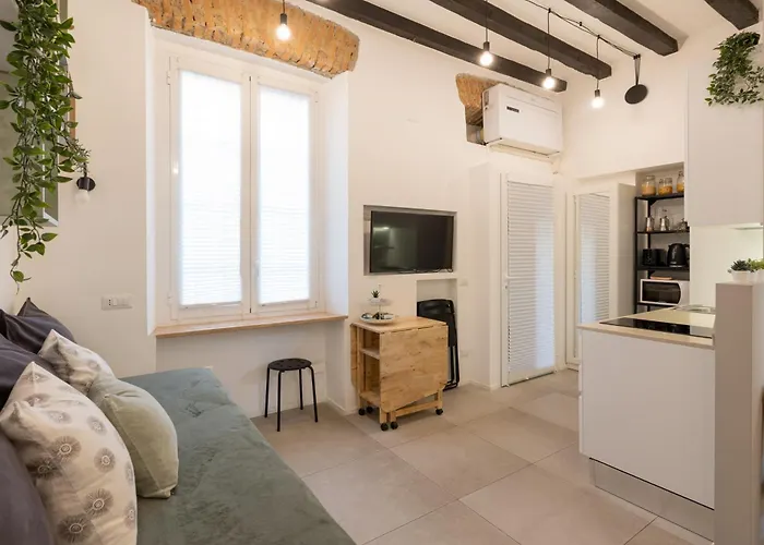 Bricks & Beams In The Key Area Of Mailand