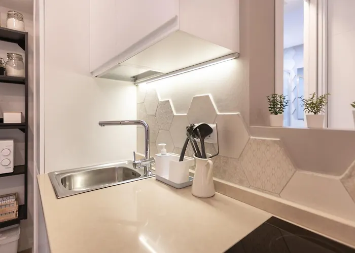 Apartment Bricks & Beams In The Key Area Of