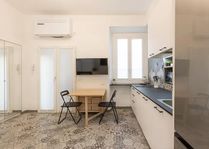 Daire Tiny & Tidy In The Key Area Of *