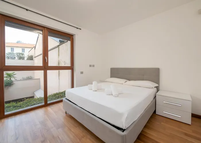 Luxury - Muratori 9 * Milaan