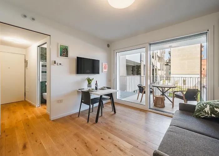 Navigli Cozy Design With Balcony Apartmán
