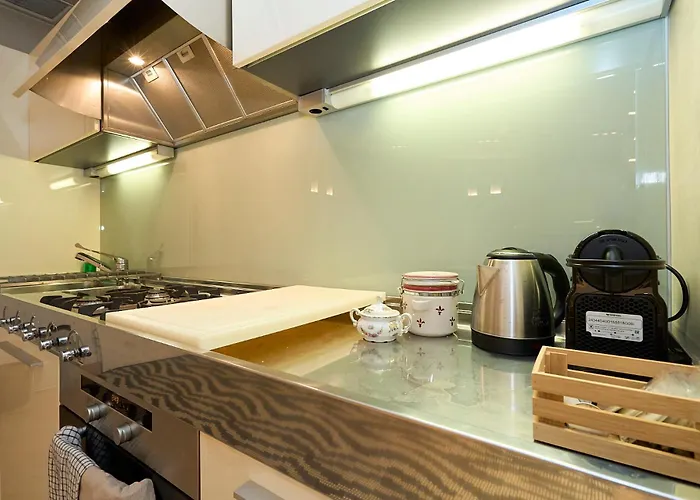 Luxury House - 2 Minutes Walk From Station * Milano