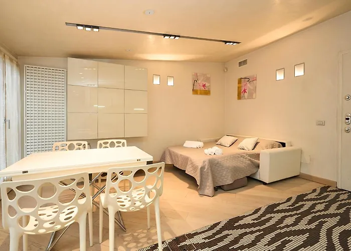 Luxury House - 2 Minutes Walk From Station * Milano