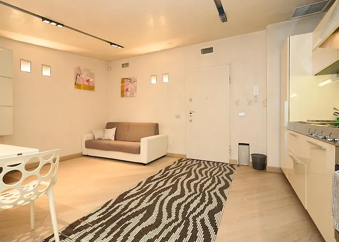 Lejlighed Luxury House - 2 Minutes Walk From Station Milano