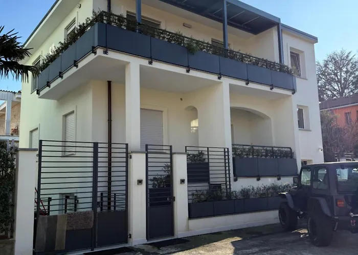 White House Con Posti Auto