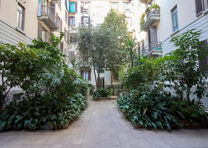 Vintage House - 2 Minutes Walk From Station