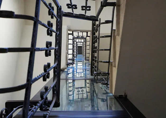 Vintage House - 2 Minutes Walk From Station Apartment *