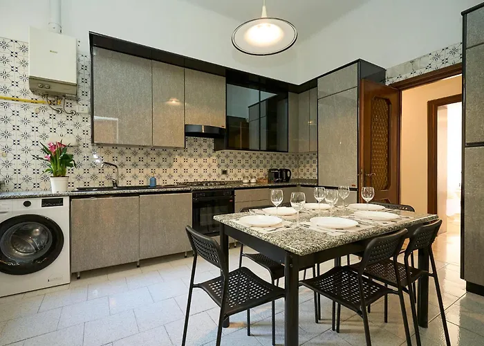 Vintage House - 2 Minutes Walk From Station Appartamento *