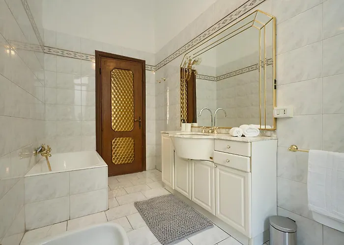 Apartment Vintage House - 2 Minutes Walk From Station *