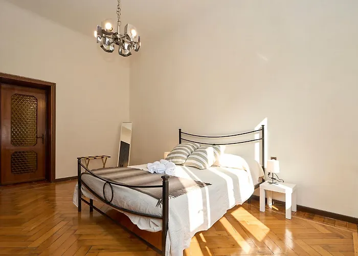 Vintage House - 2 Minutes Walk From Station Appartamento *