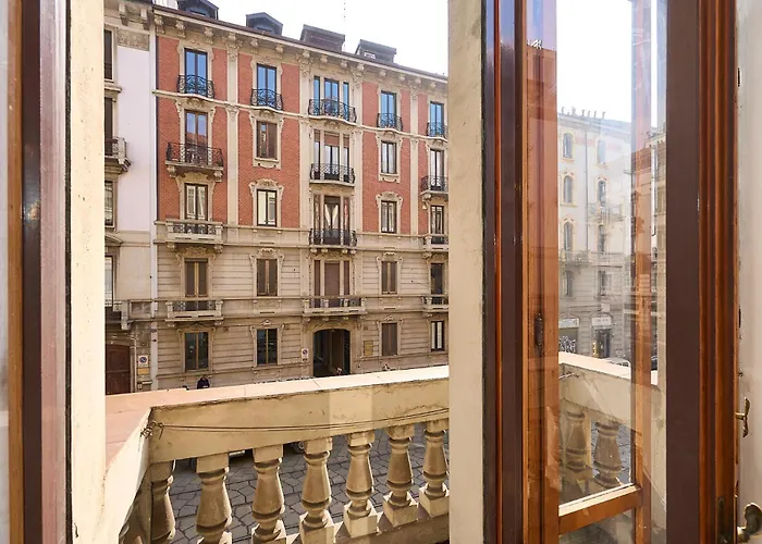 Vintage House - 2 Minutes Walk From Station *