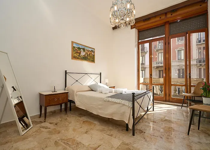 Vintage House - 2 Minutes Walk From Station * Milano