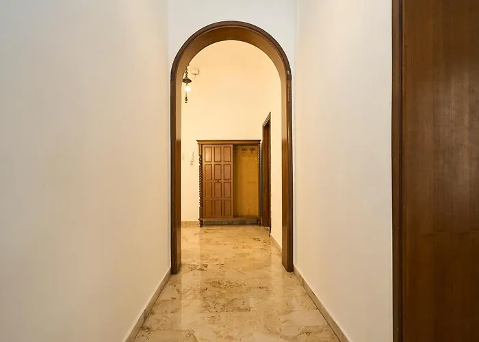 Vintage House - 2 Minutes Walk From Station Apartment *