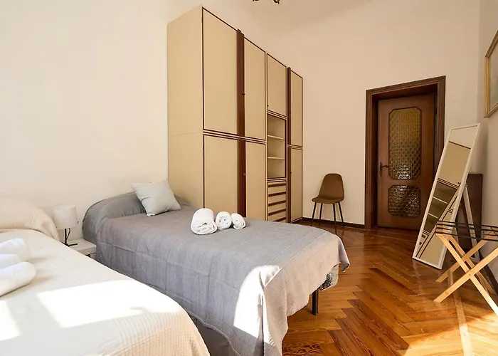 Vintage House - 2 Minutes Walk From Station * Milano