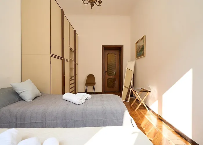 Vintage House - 2 Minutes Walk From Station Apartment Mailand