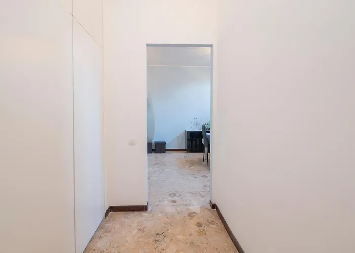 I Host - Falck 53 * Milano